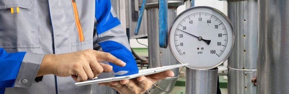 users are recommended to carry out regular professional maintenance checks to ensure that the equipment is always in the best working condition